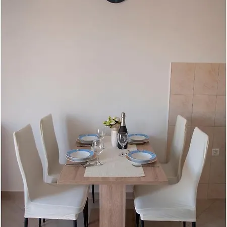 Apartment Suha Kali